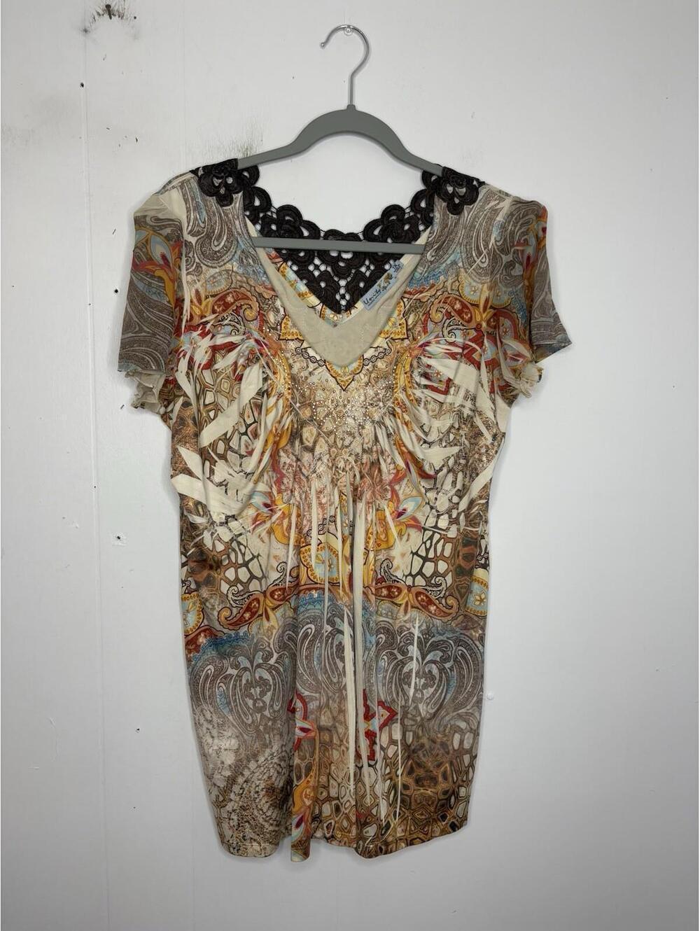 One World Top Womens Size 1X Jersey Flutter Sleeve Colorful Embroidered Back